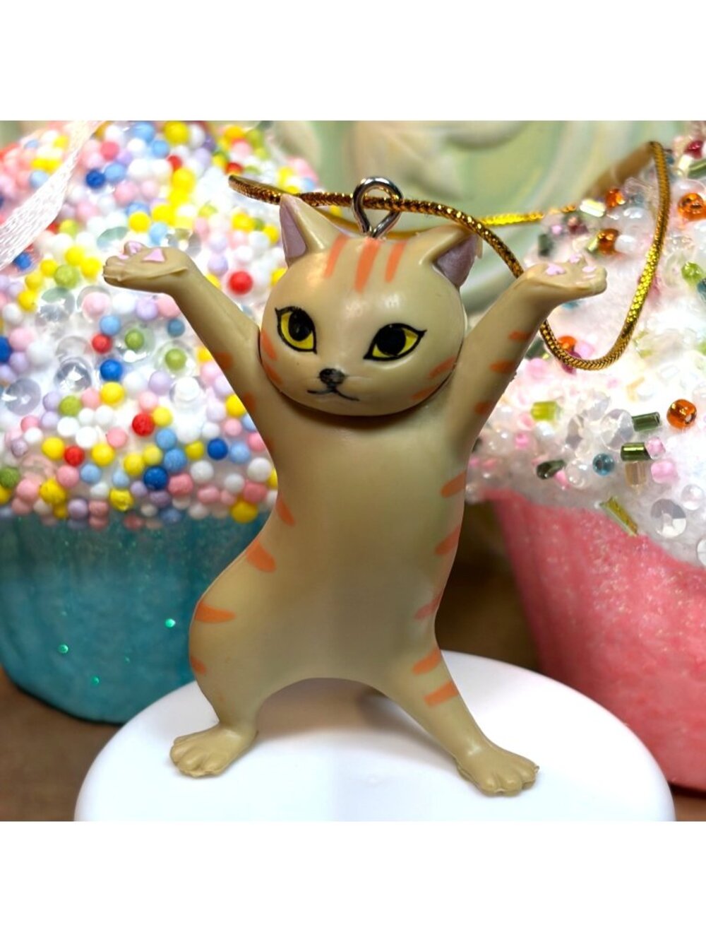 Stretching Cat Figurine Christmas Tree Ornament Beige With Orange Stripes Sf - Picture 2 of 10